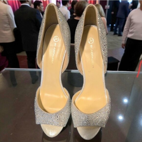Judith Leiber Couture Swarovski Crystal Peep Toe Heels Sz 8.5 - Picture 1 of 4